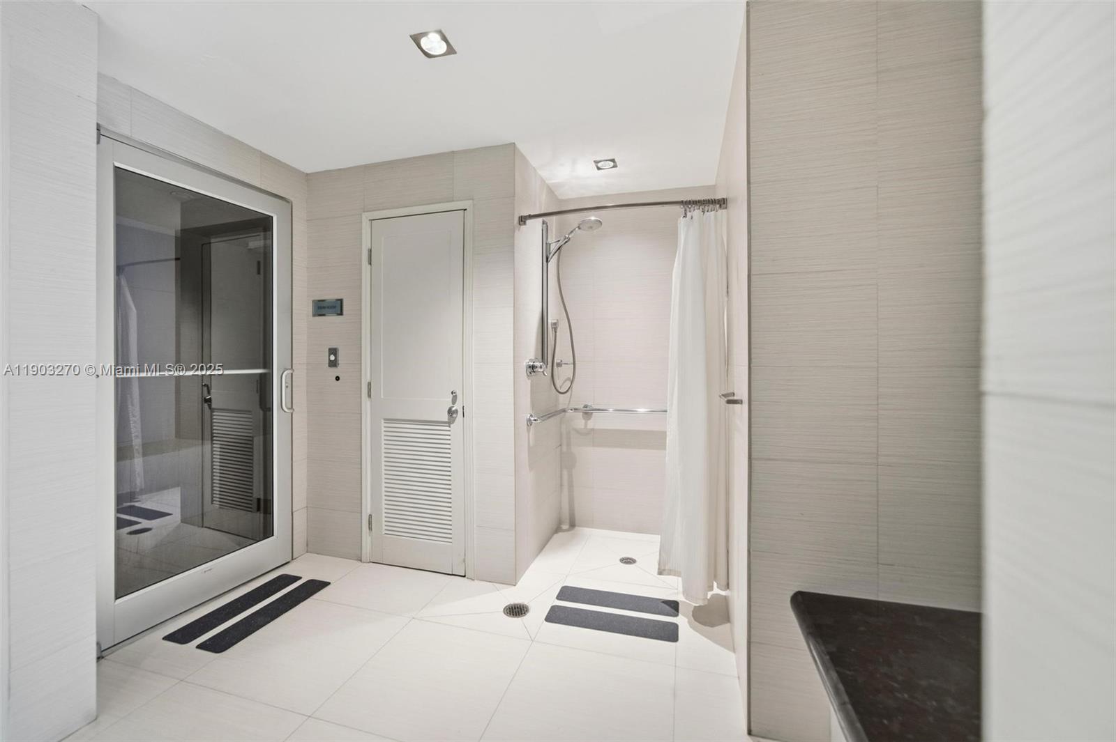 951 Brickell Ave #3504, Miami FL 33131