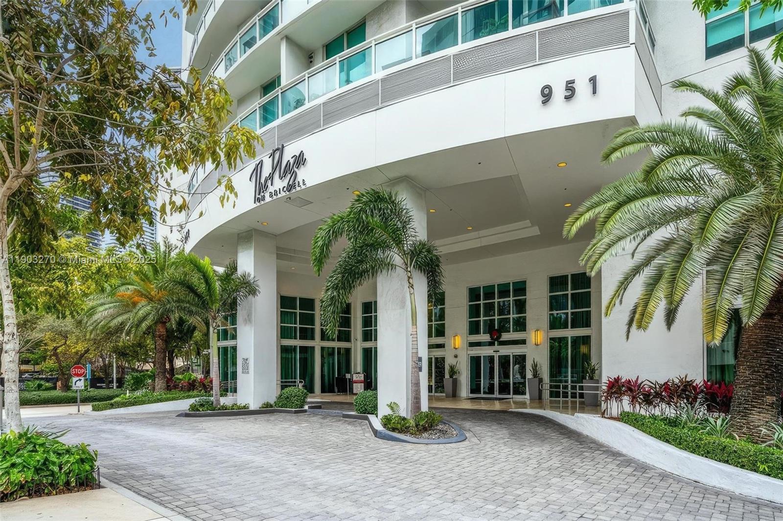 951 Brickell Ave #3504, Miami FL 33131