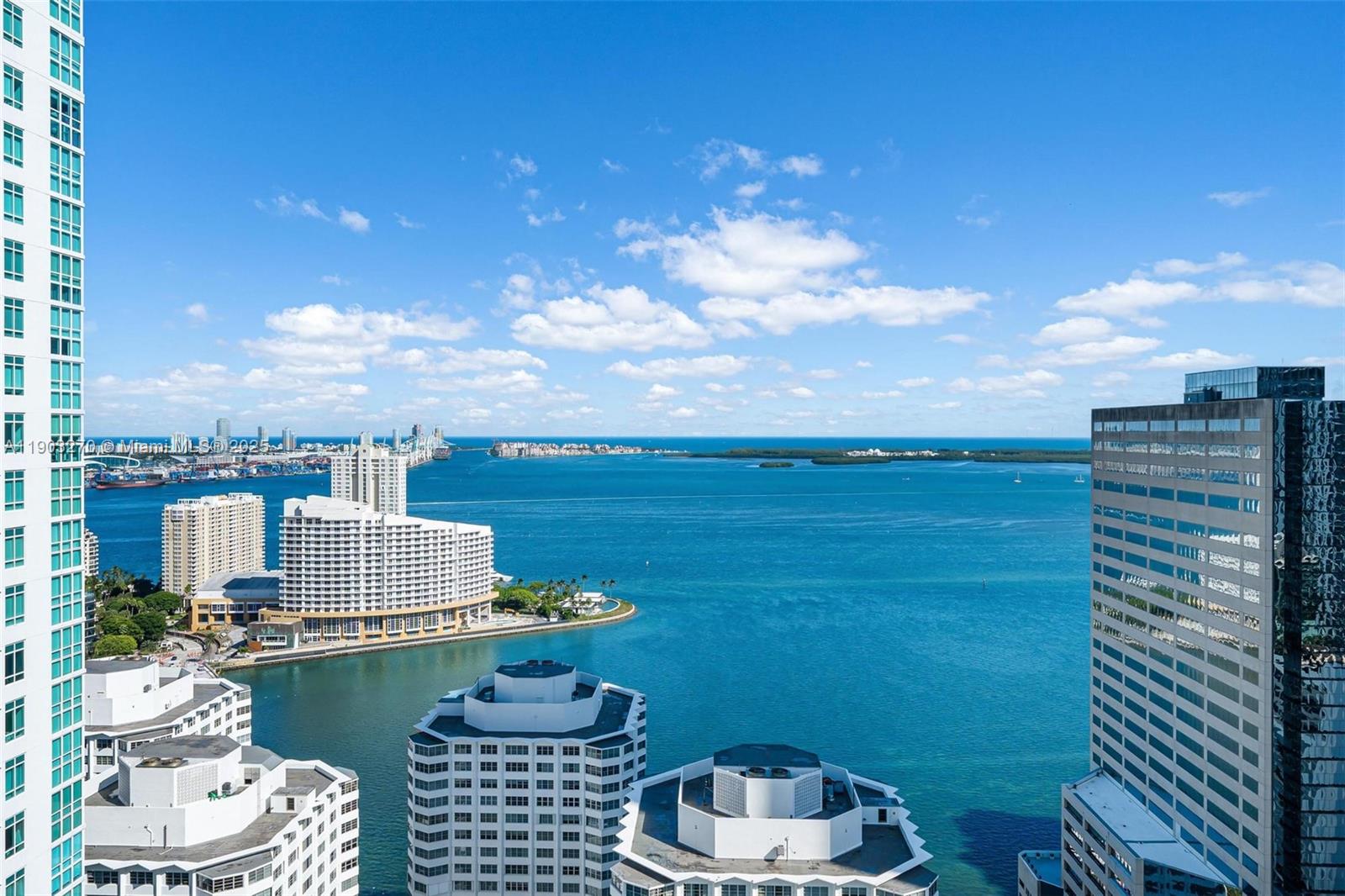 951 Brickell Ave #3504, Miami FL 33131