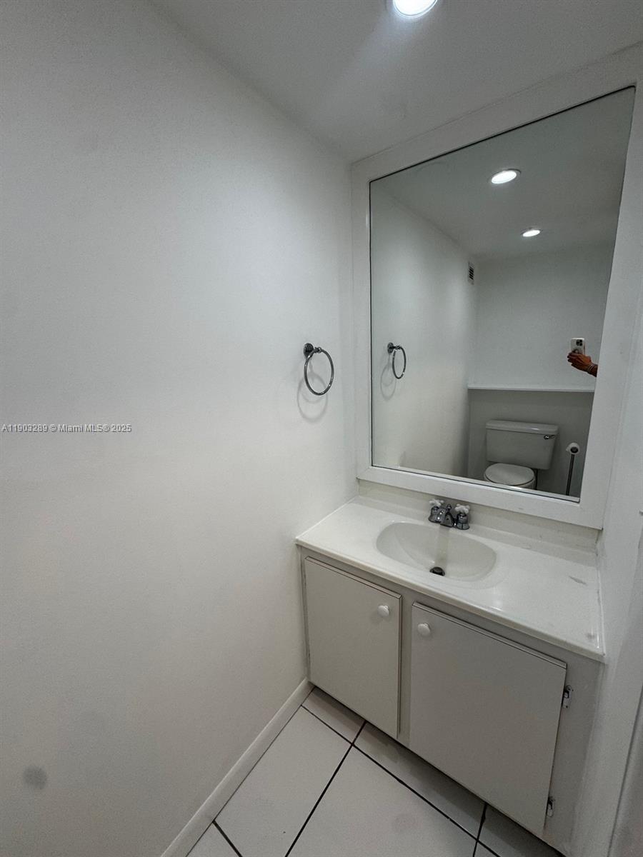 200 SE 15th Rd #6H, Miami FL 33129