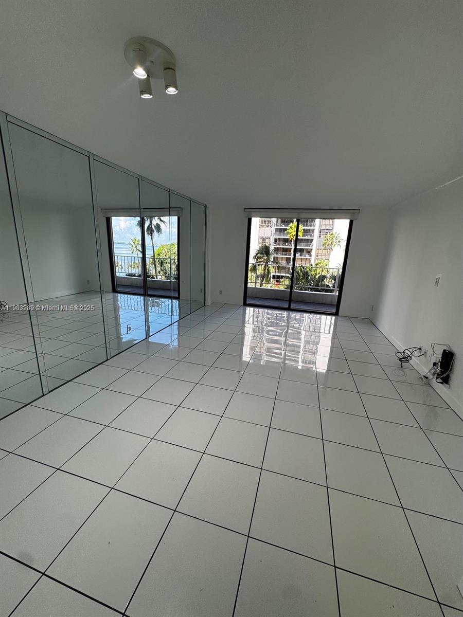 200 SE 15th Rd #6H, Miami FL 33129