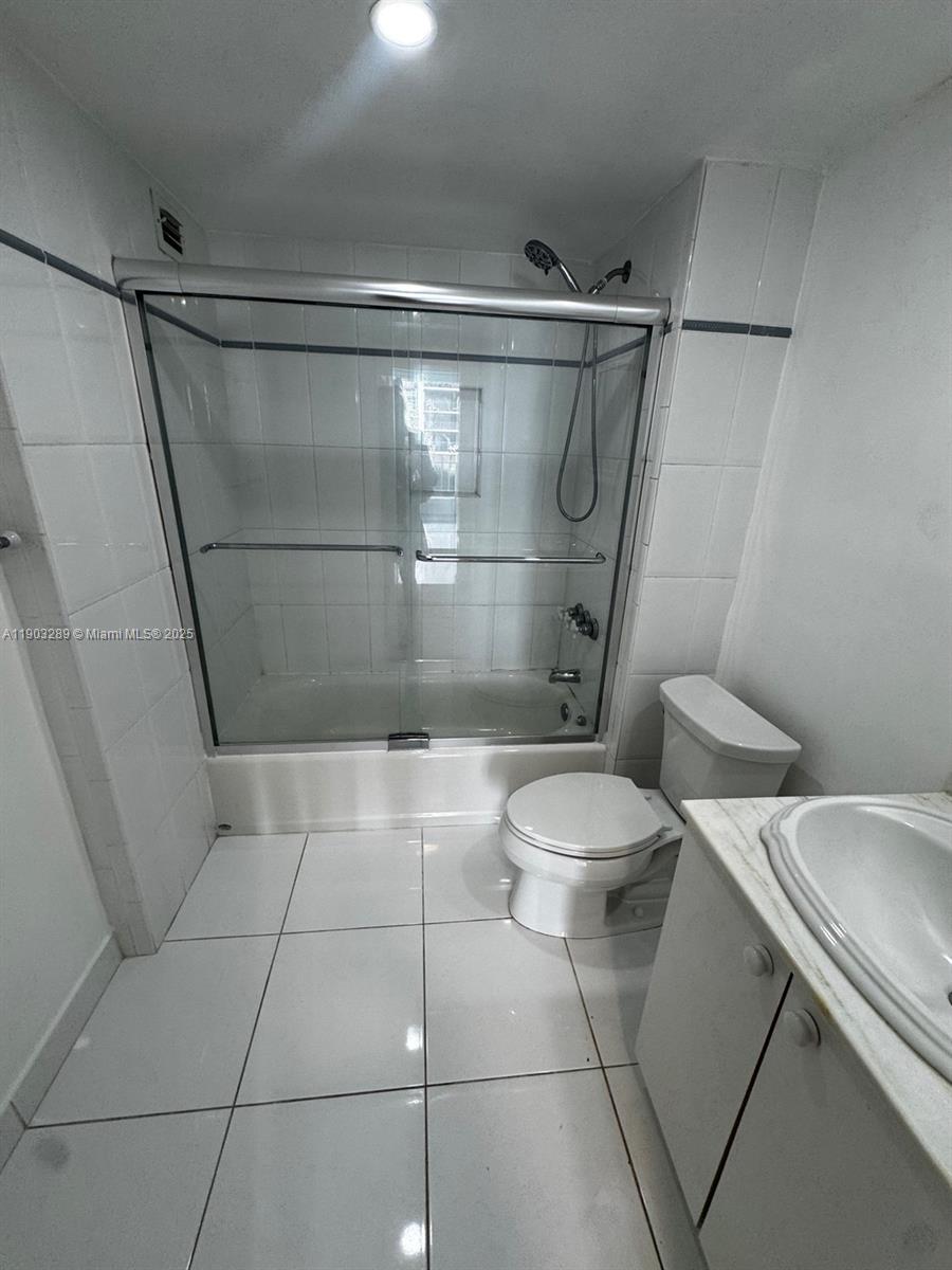 200 SE 15th Rd #6H, Miami FL 33129