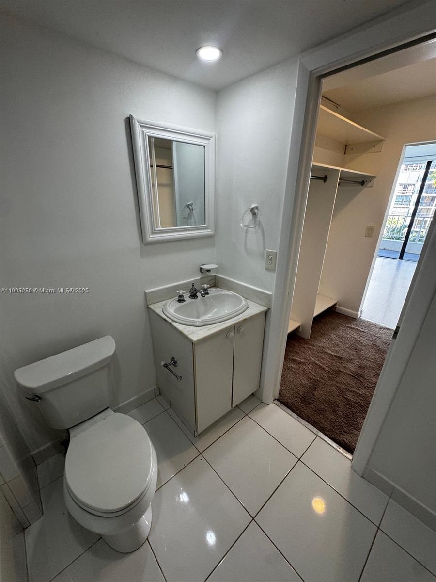 200 SE 15th Rd #6H, Miami FL 33129