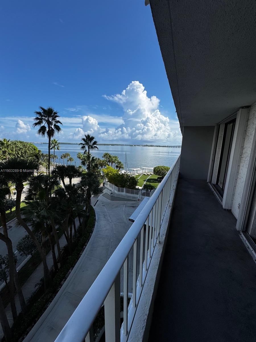 200 SE 15th Rd #6H, Miami FL 33129