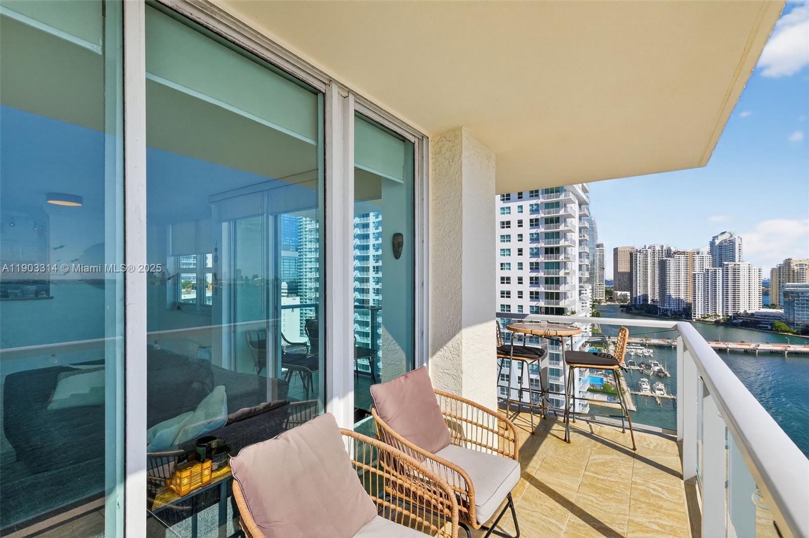 1155 Brickell Bay Dr #2210, Miami FL 33131