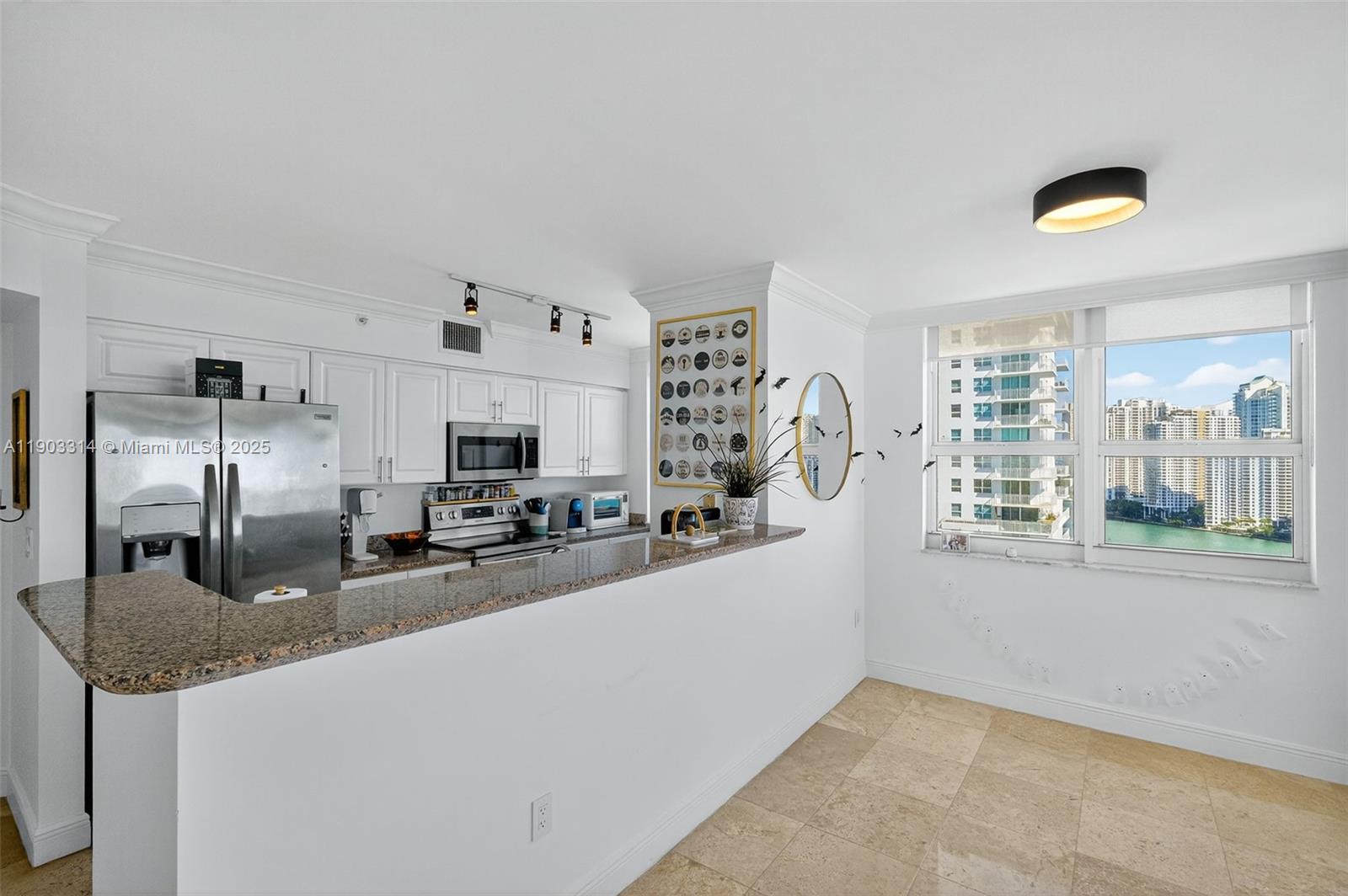 1155 Brickell Bay Dr #2210, Miami FL 33131