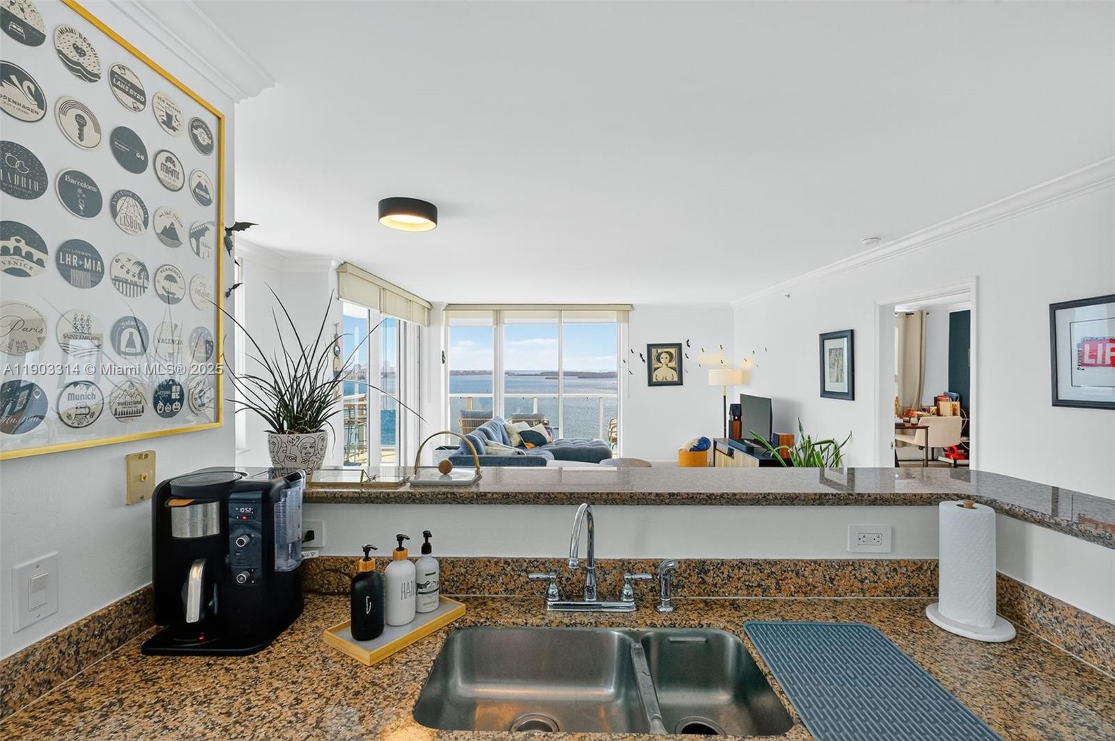 1155 Brickell Bay Dr #2210, Miami FL 33131