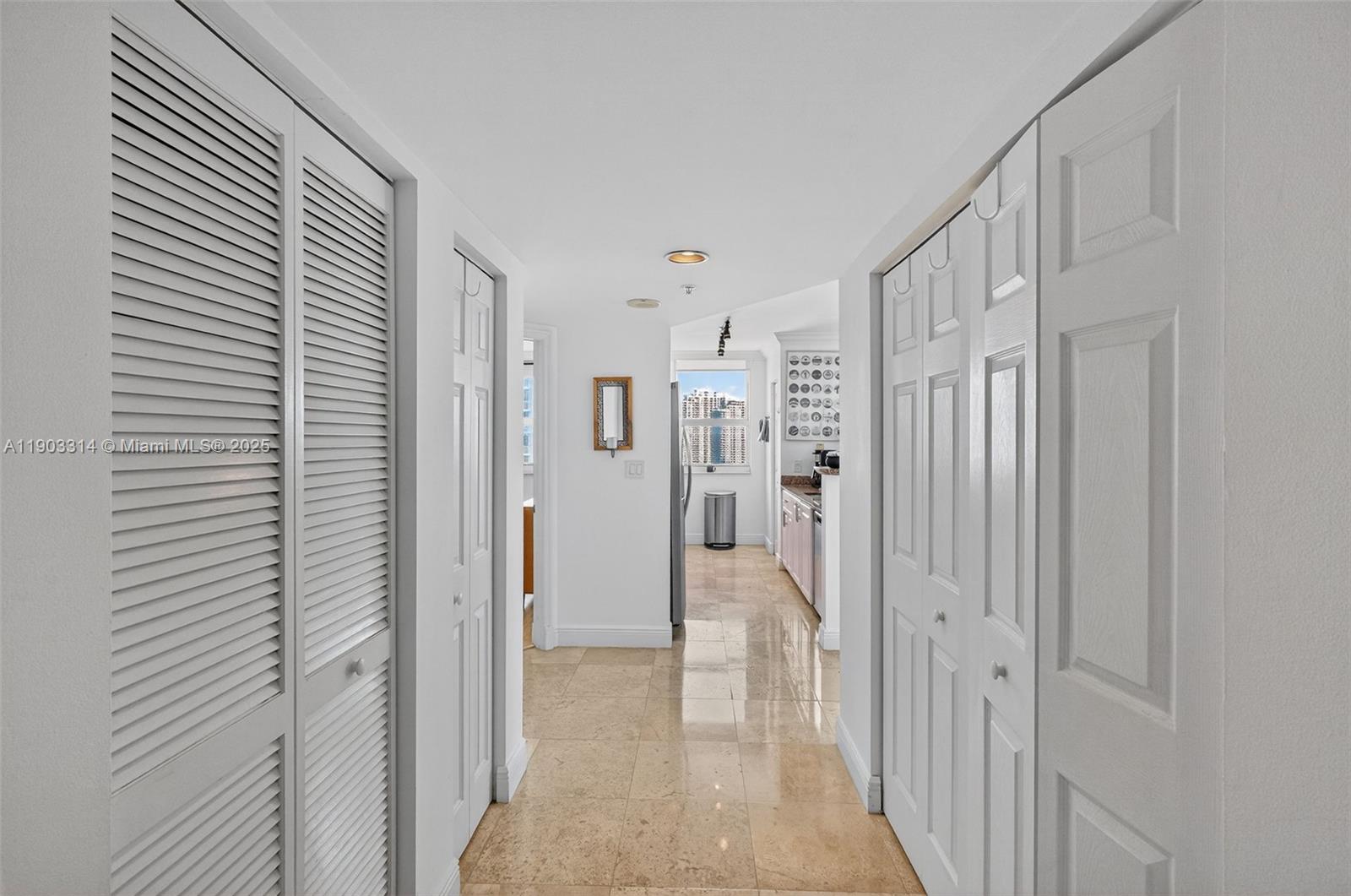 1155 Brickell Bay Dr #2210, Miami FL 33131