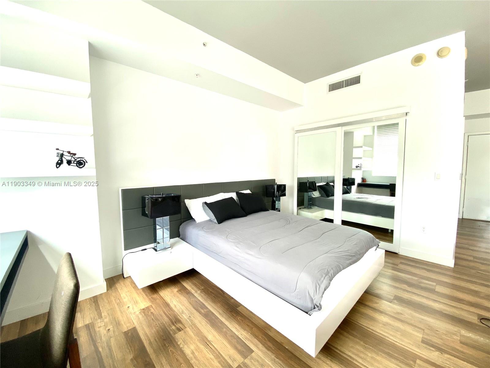 133 NE 2nd Ave #2904, Miami FL 33132