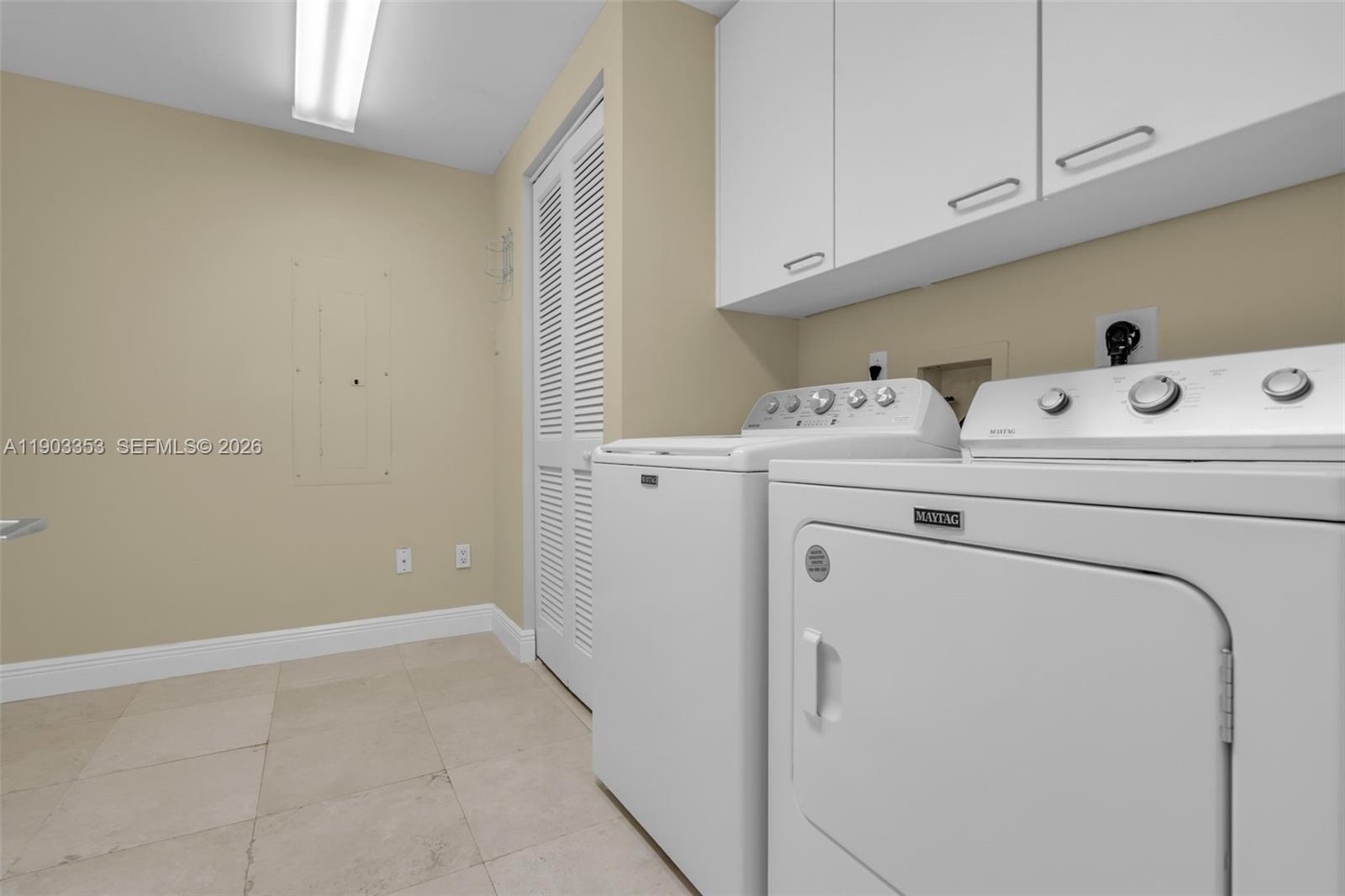 791 Crandon Blvd #1402, Key Biscayne FL 33149