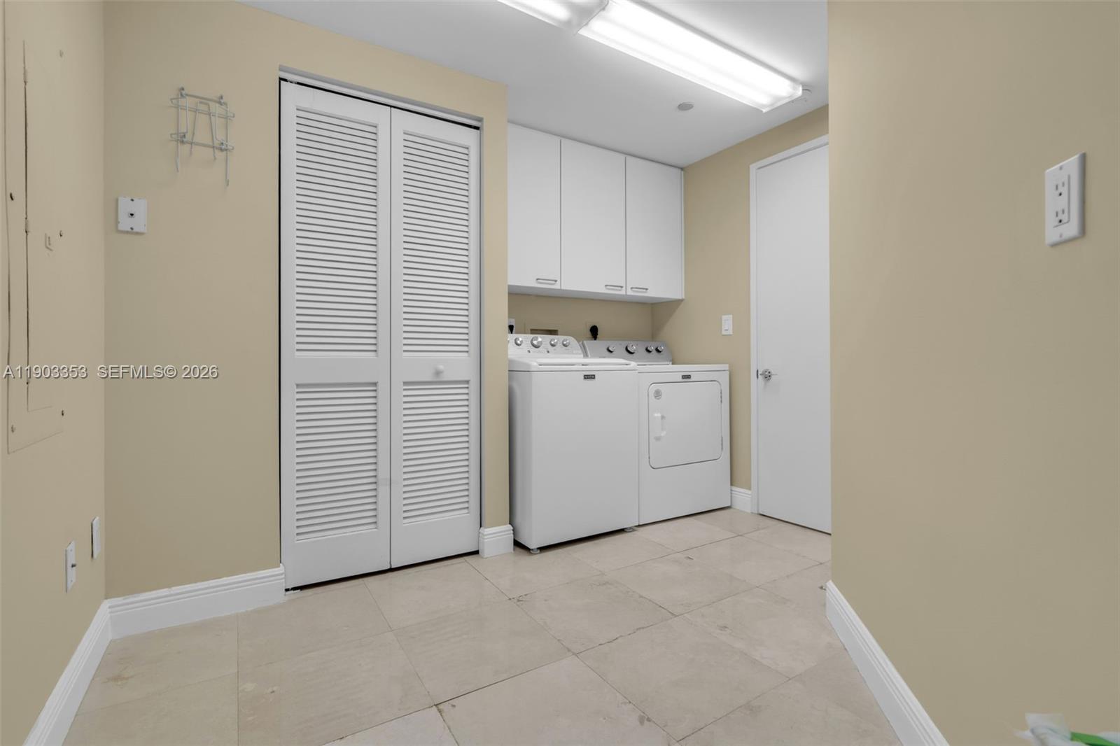 791 Crandon Blvd #1402, Key Biscayne FL 33149
