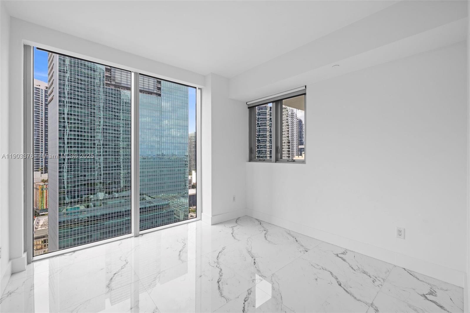 1300 Brickell Bay Dr #2402, Miami FL 33131