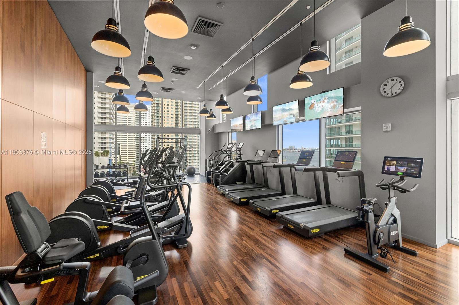 1300 Brickell Bay Dr #2402, Miami FL 33131