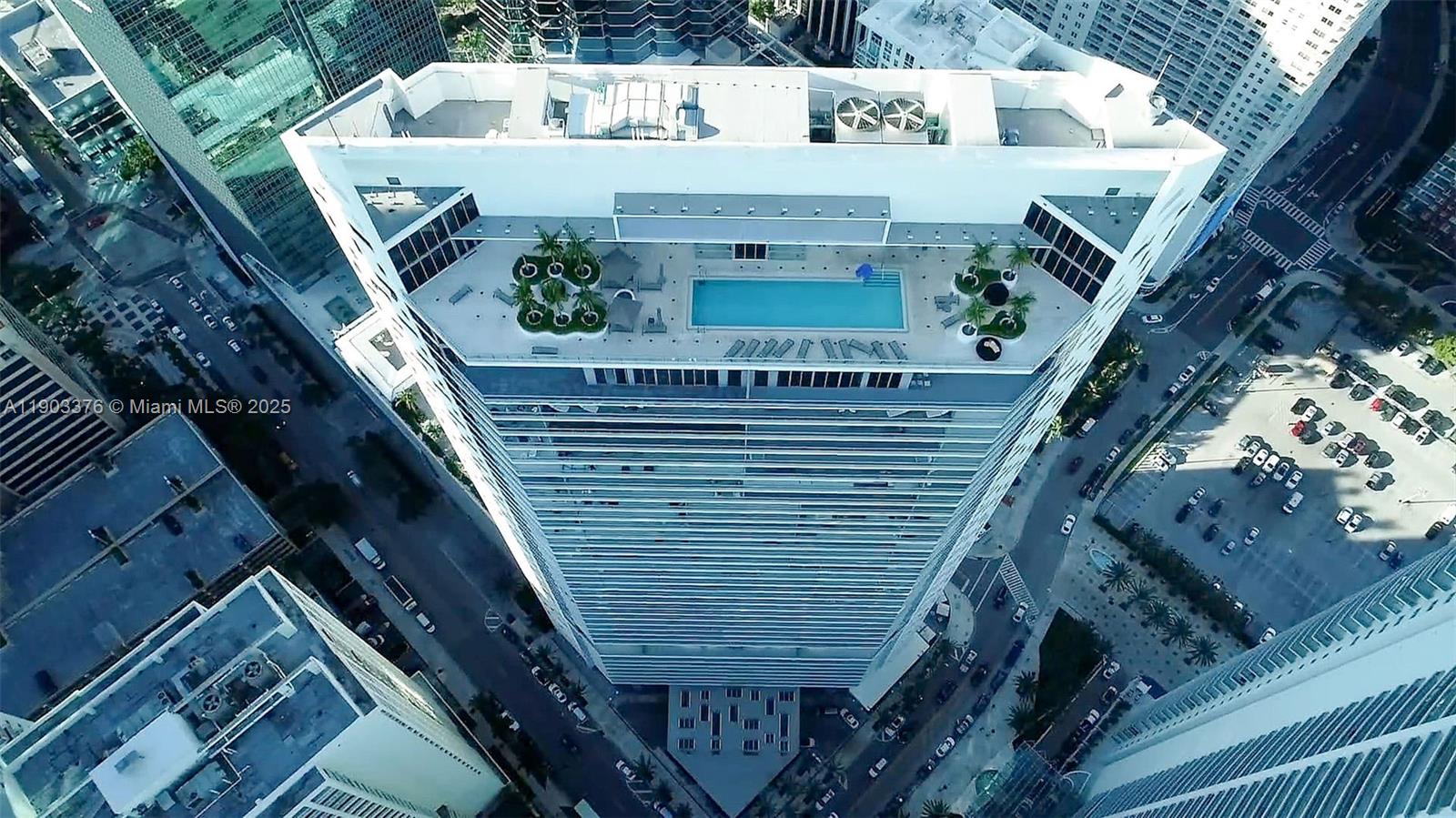 1300 Brickell Bay Dr #2402, Miami FL 33131