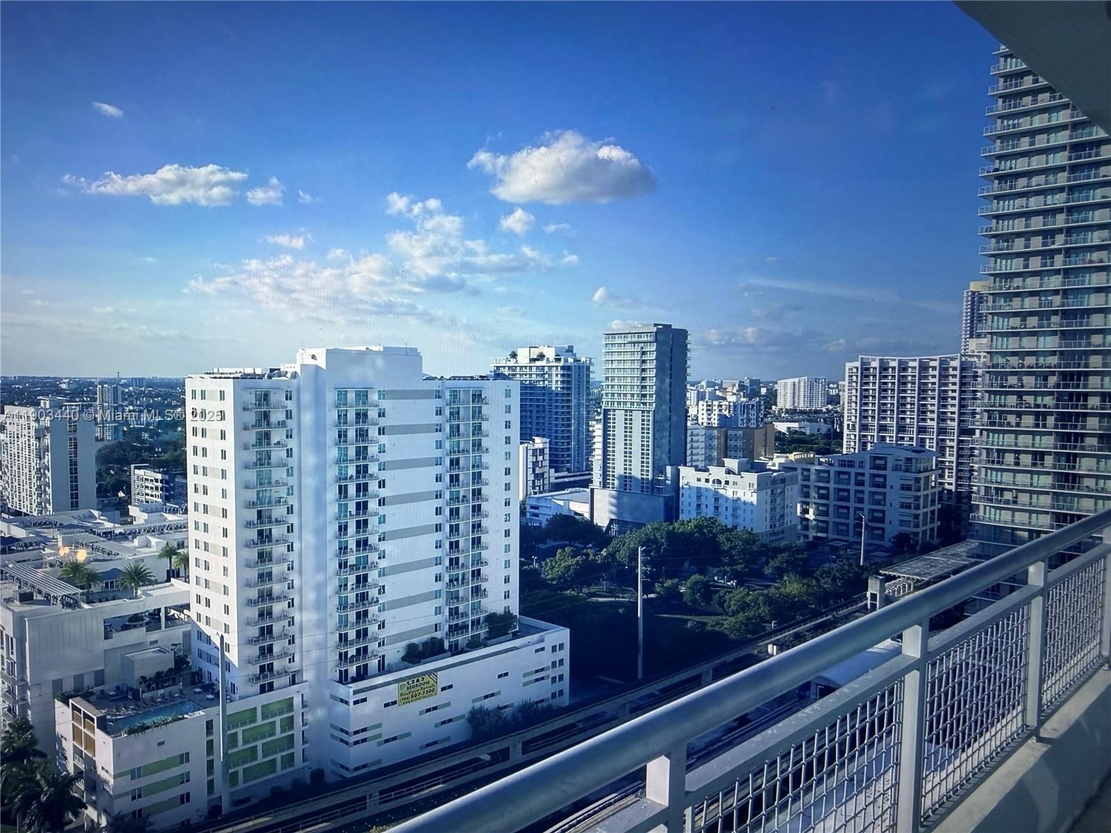 60 SW 13th St #1821, Miami FL 33130