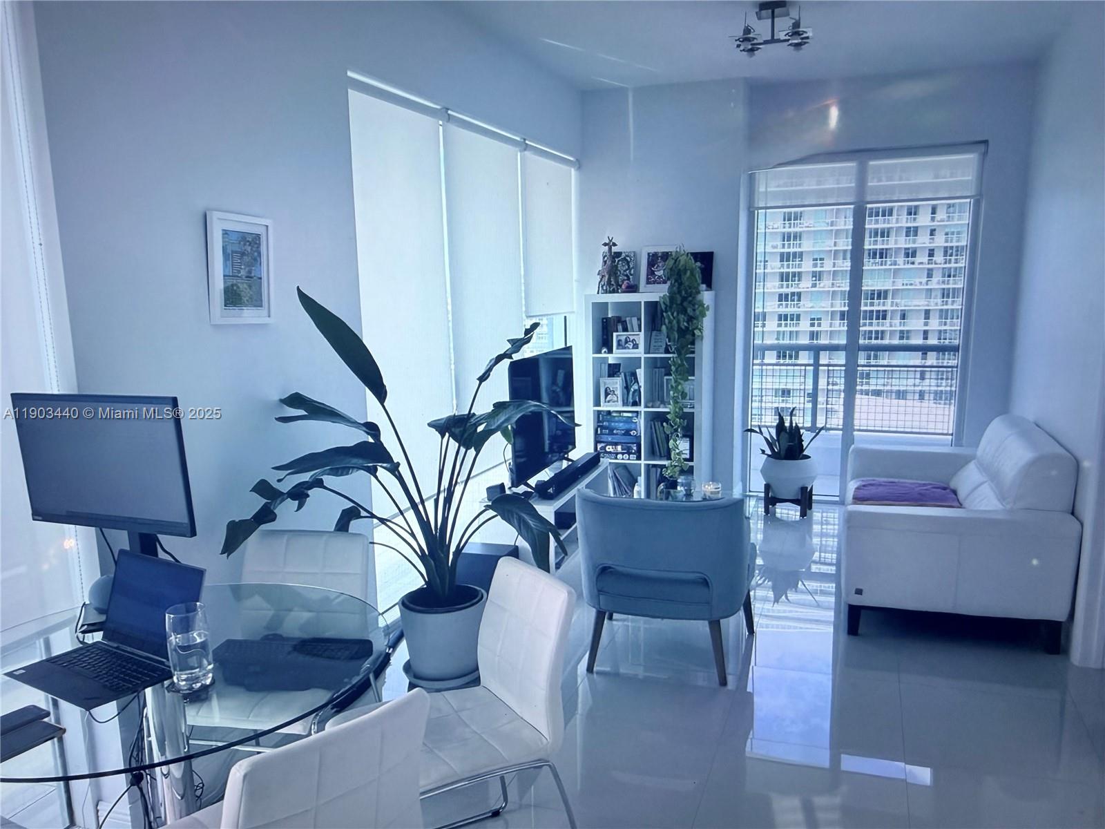 60 SW 13th St #1821, Miami FL 33130