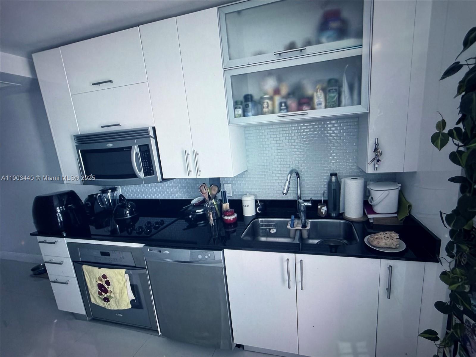 60 SW 13th St #1821, Miami FL 33130