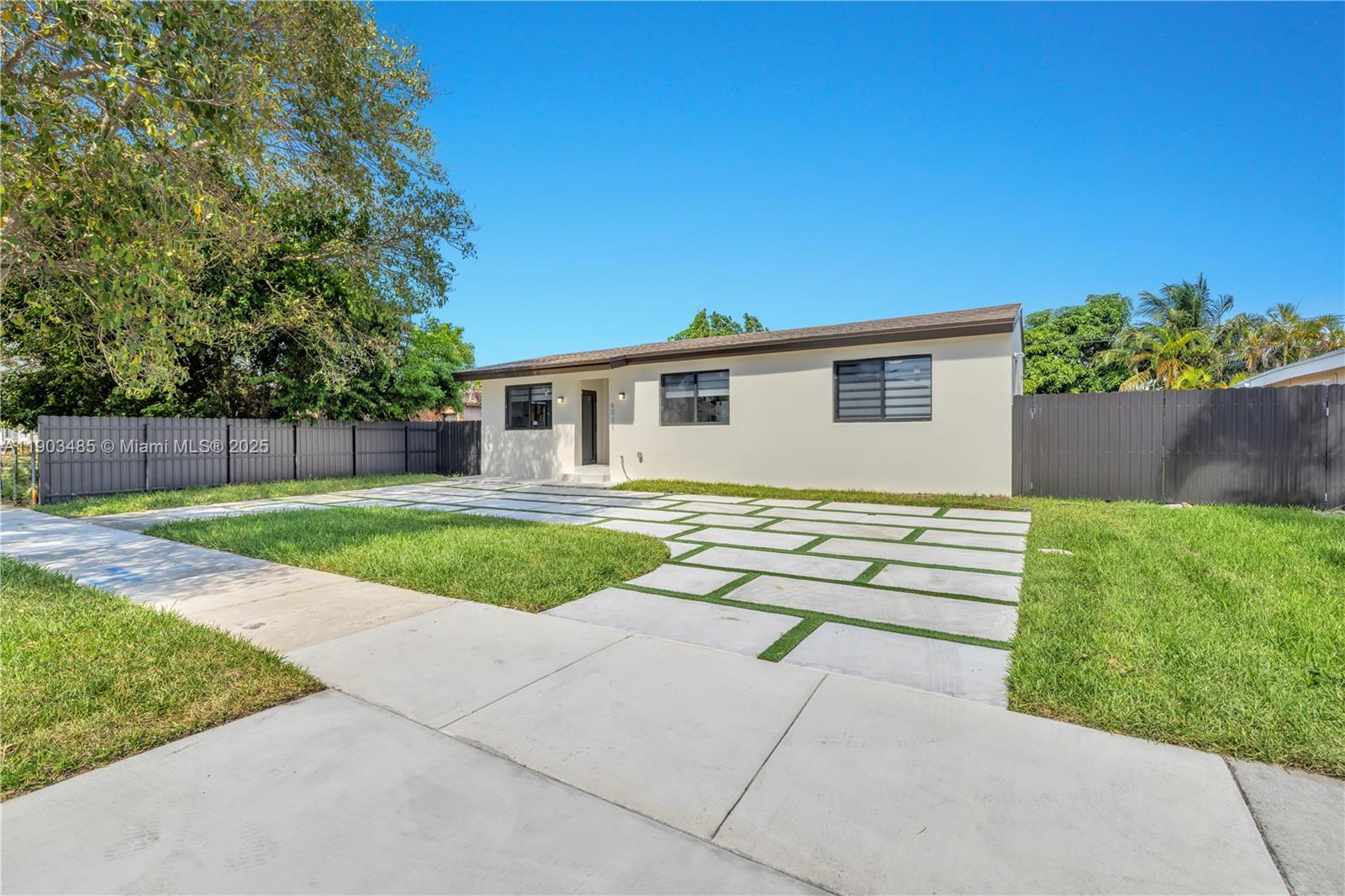 6021 SW 19th St, Miami FL 33155