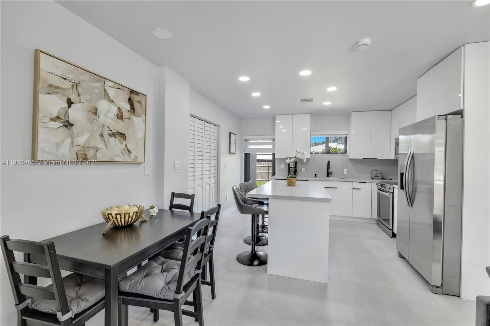 6021 SW 19th St, Miami FL 33155