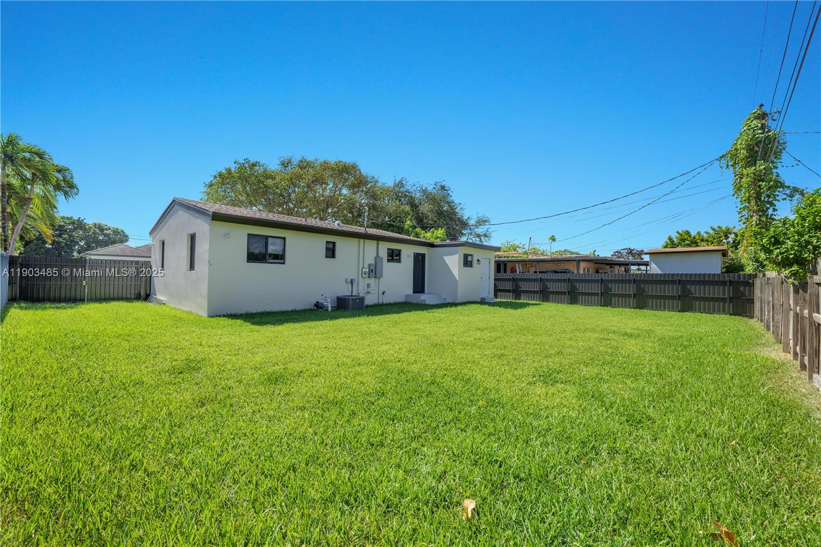 6021 SW 19th St, Miami FL 33155