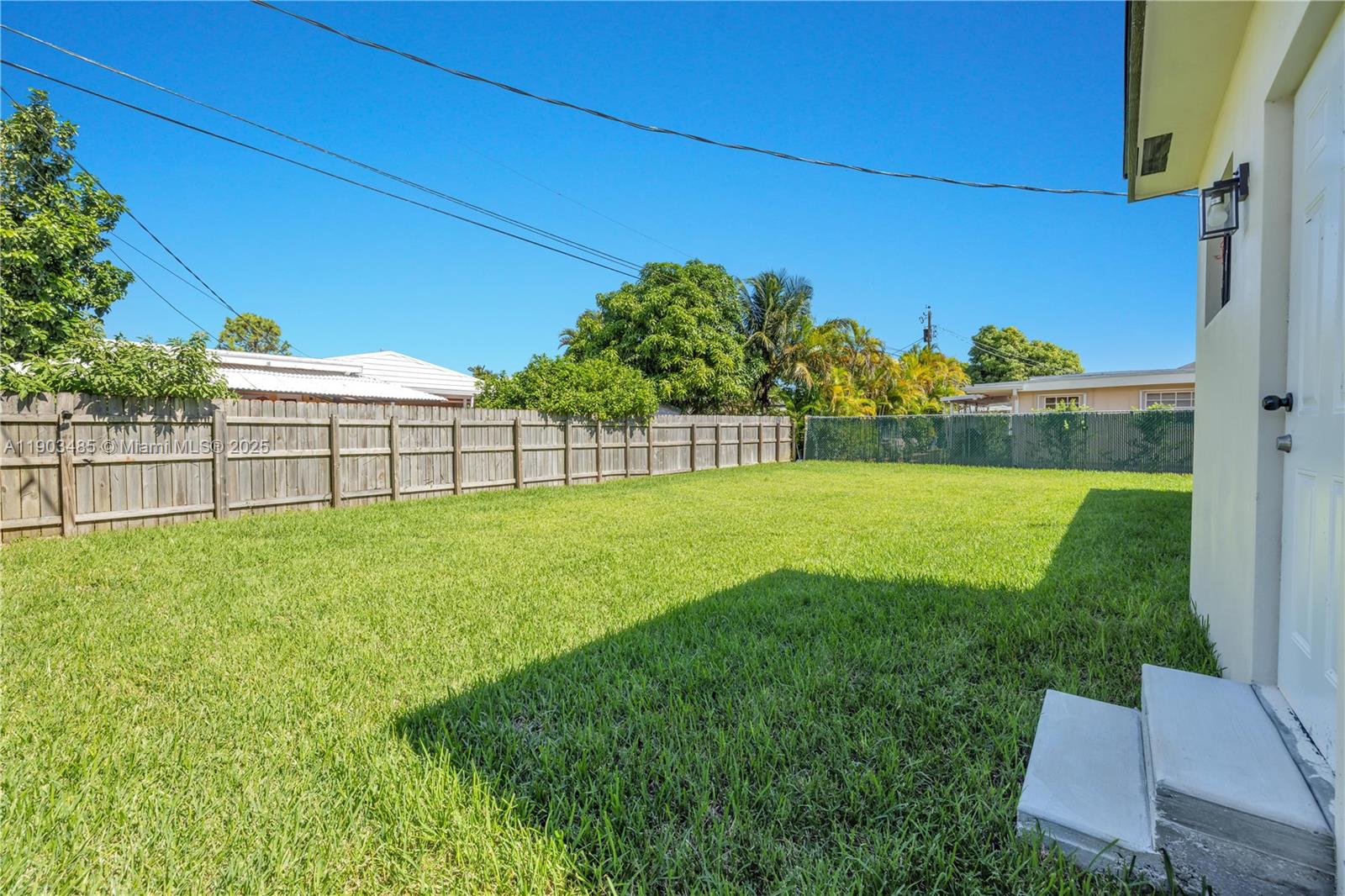 6021 SW 19th St, Miami FL 33155