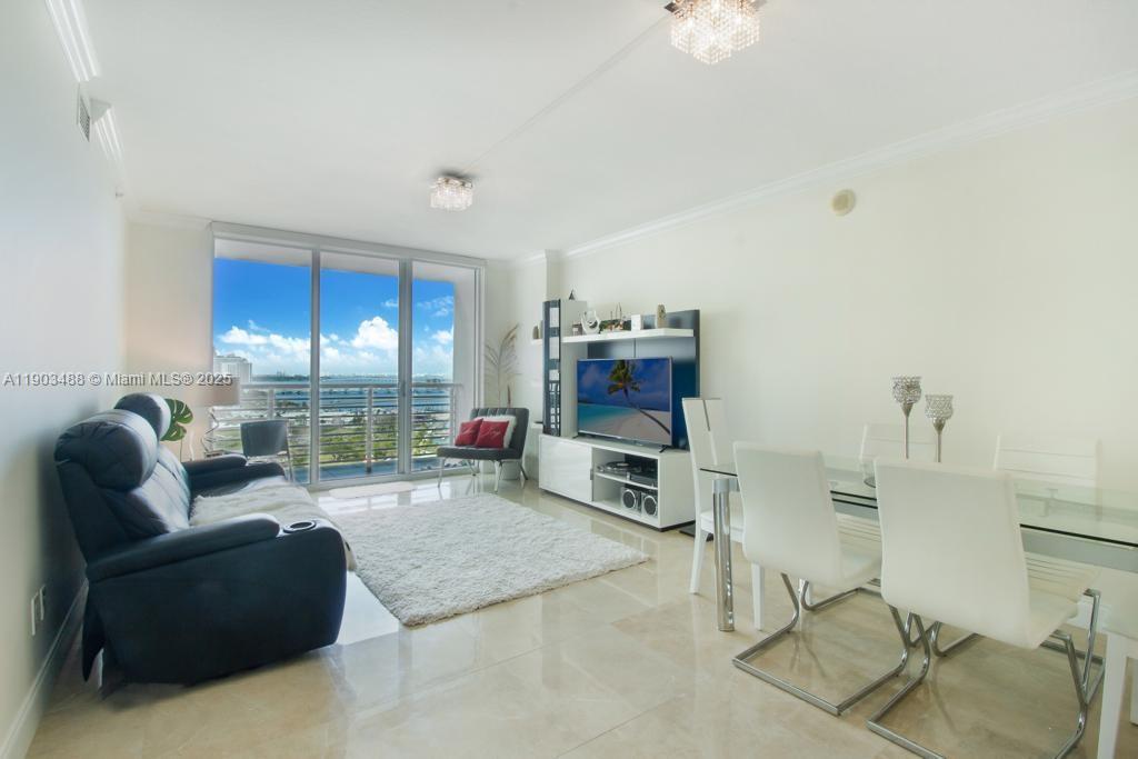 325 S Biscayne Blvd #2214, Miami FL 33131