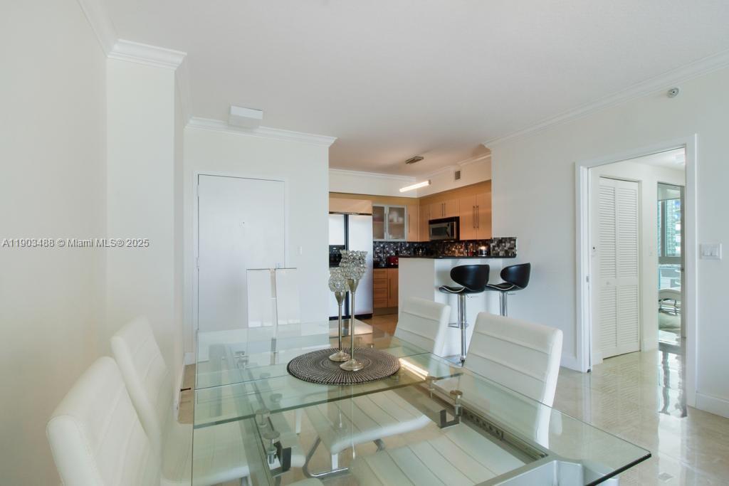 325 S Biscayne Blvd #2214, Miami FL 33131