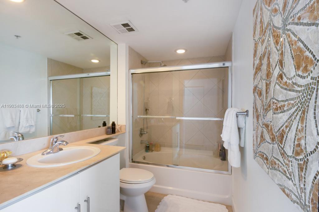 325 S Biscayne Blvd #2214, Miami FL 33131