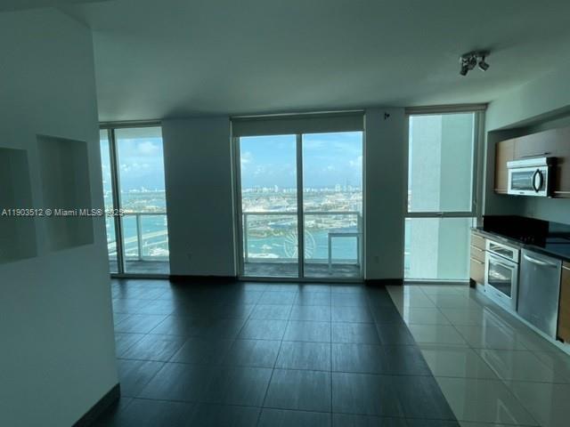 253 2nd St #3807, Miami FL 33132