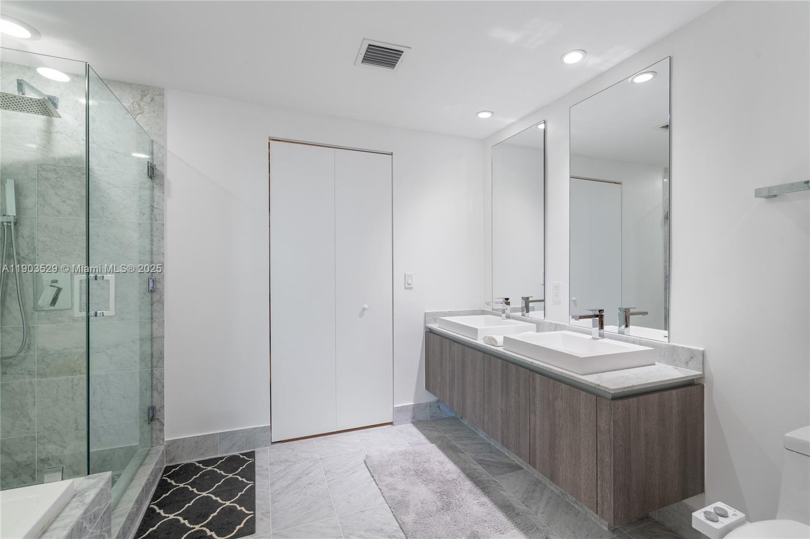 801 S Miami Ave #1002, Miami FL 33130