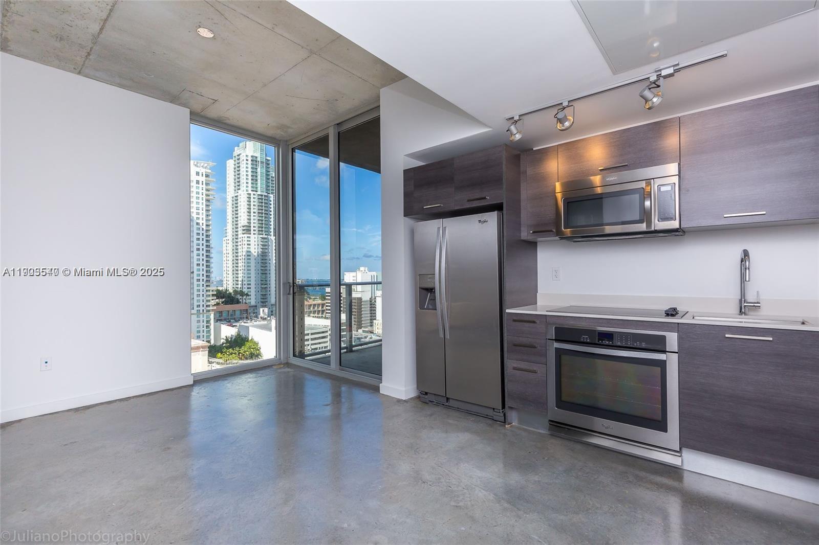 151 SE 1st St #1604, Miami FL 33131