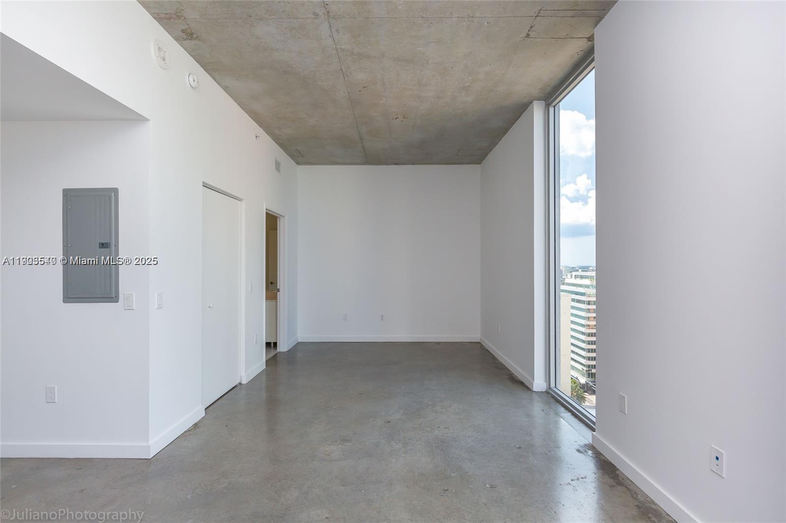 151 SE 1st St #1604, Miami FL 33131