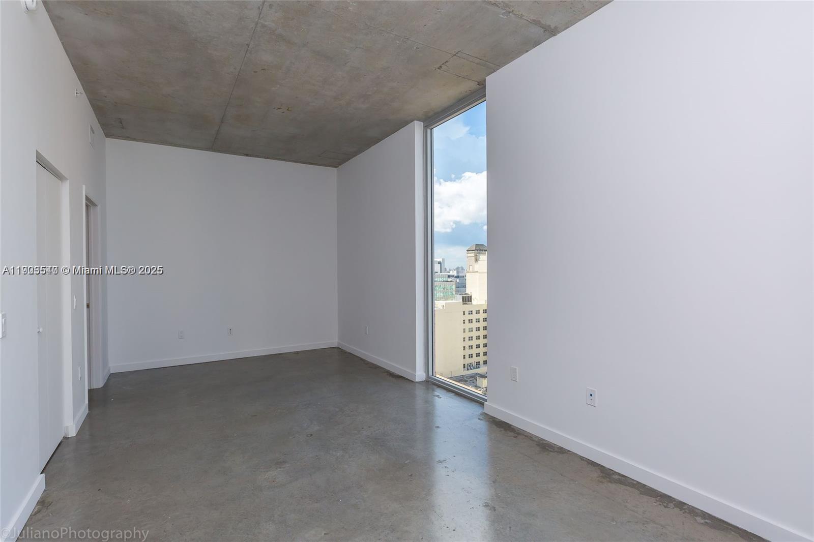 151 SE 1st St #1604, Miami FL 33131