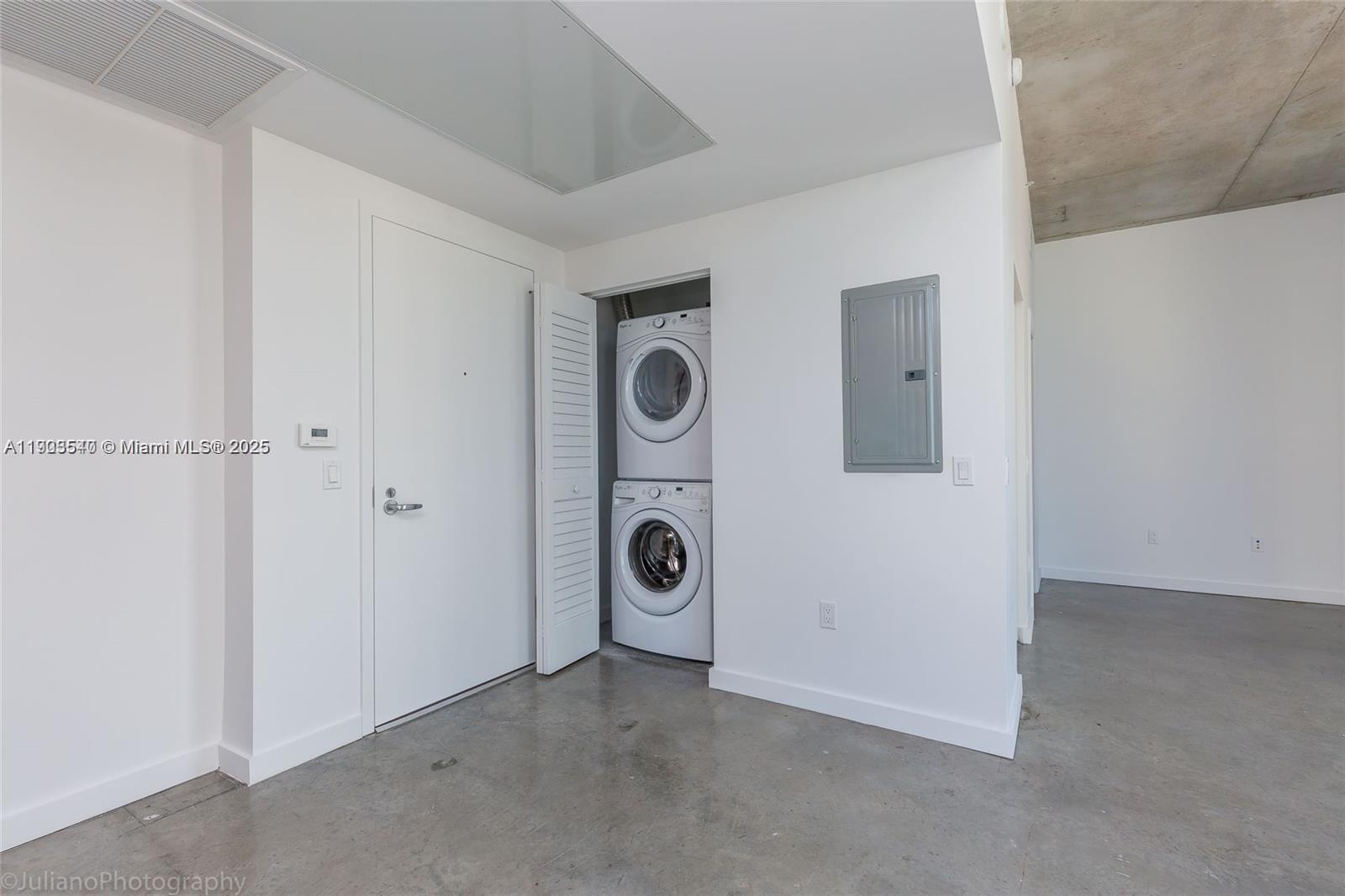 151 SE 1st St #1604, Miami FL 33131