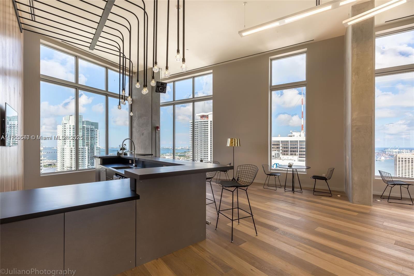 151 SE 1st St #1604, Miami FL 33131