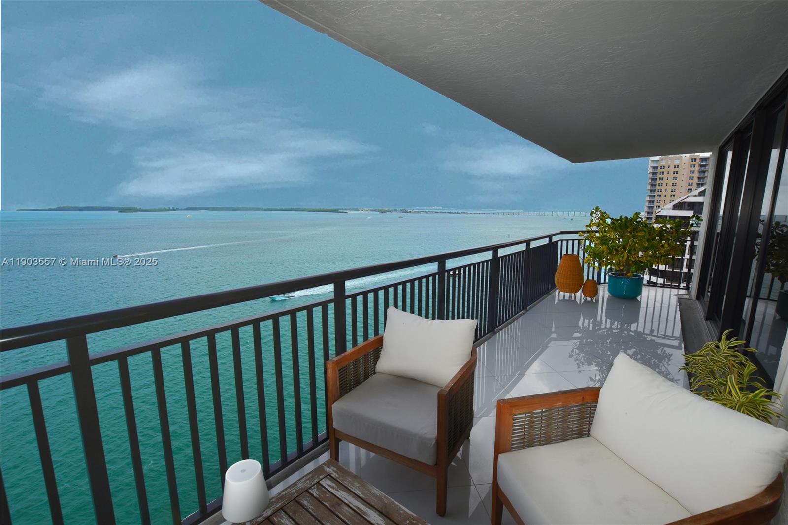 540 BRICKELL KEY DR #1427, Miami FL 33131