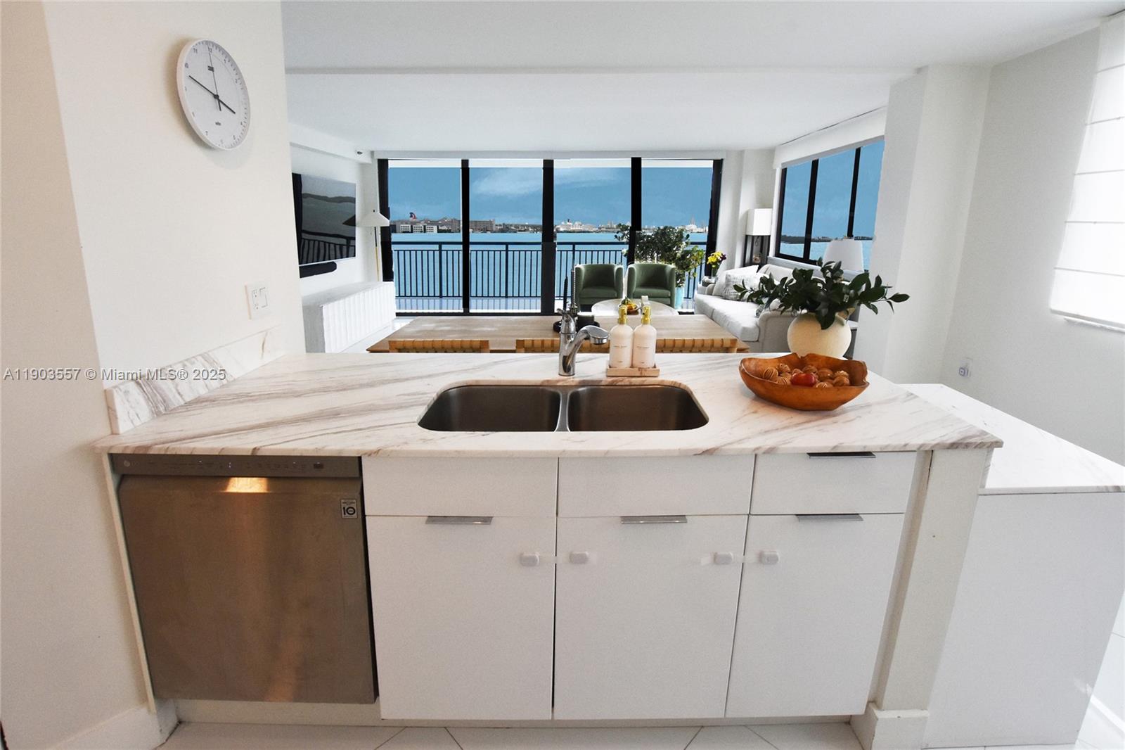 540 BRICKELL KEY DR #1427, Miami FL 33131
