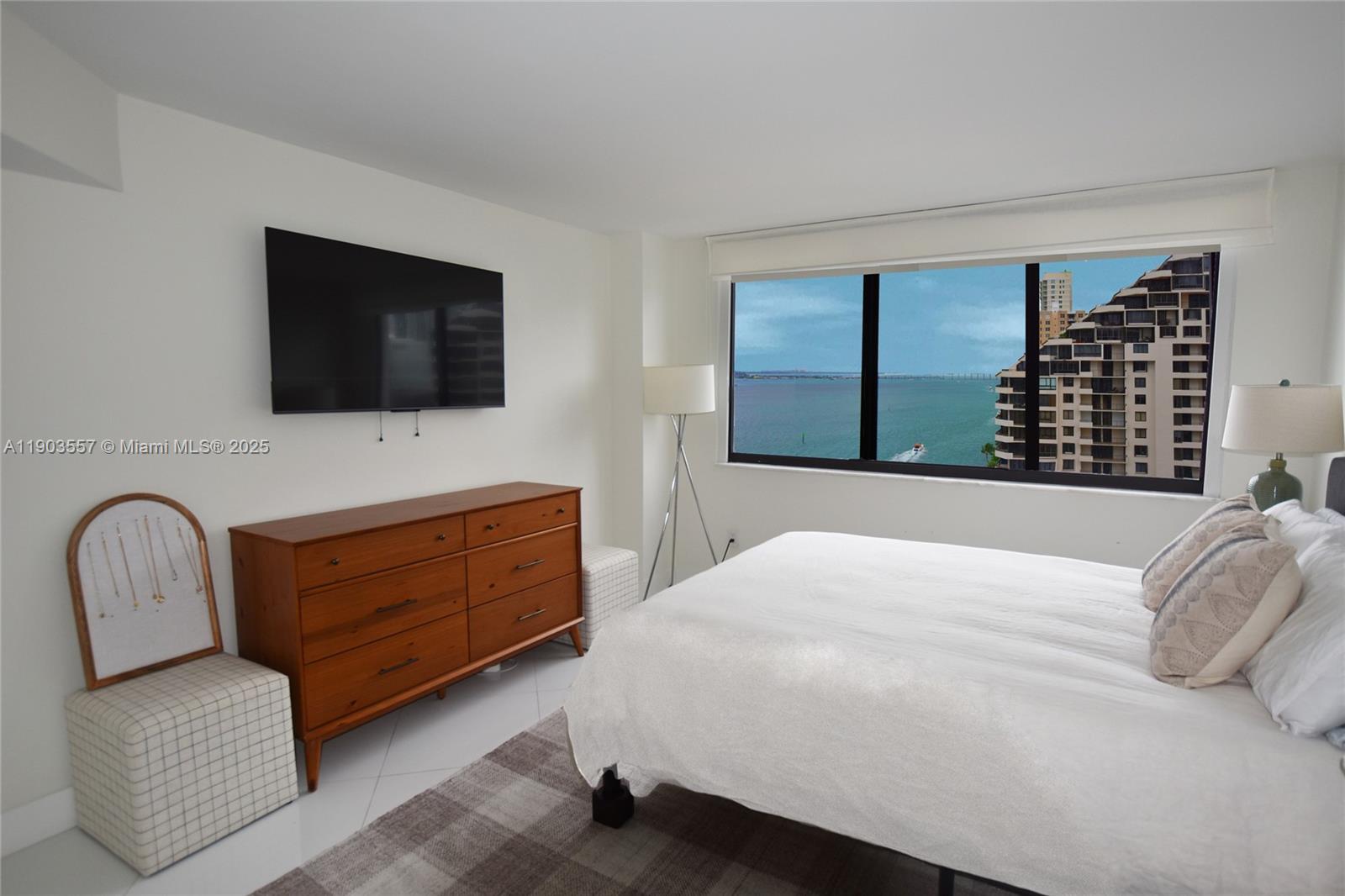 540 BRICKELL KEY DR #1427, Miami FL 33131