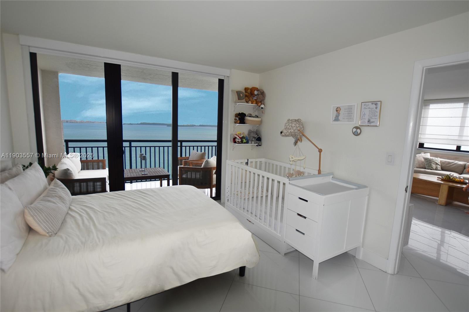 540 BRICKELL KEY DR #1427, Miami FL 33131