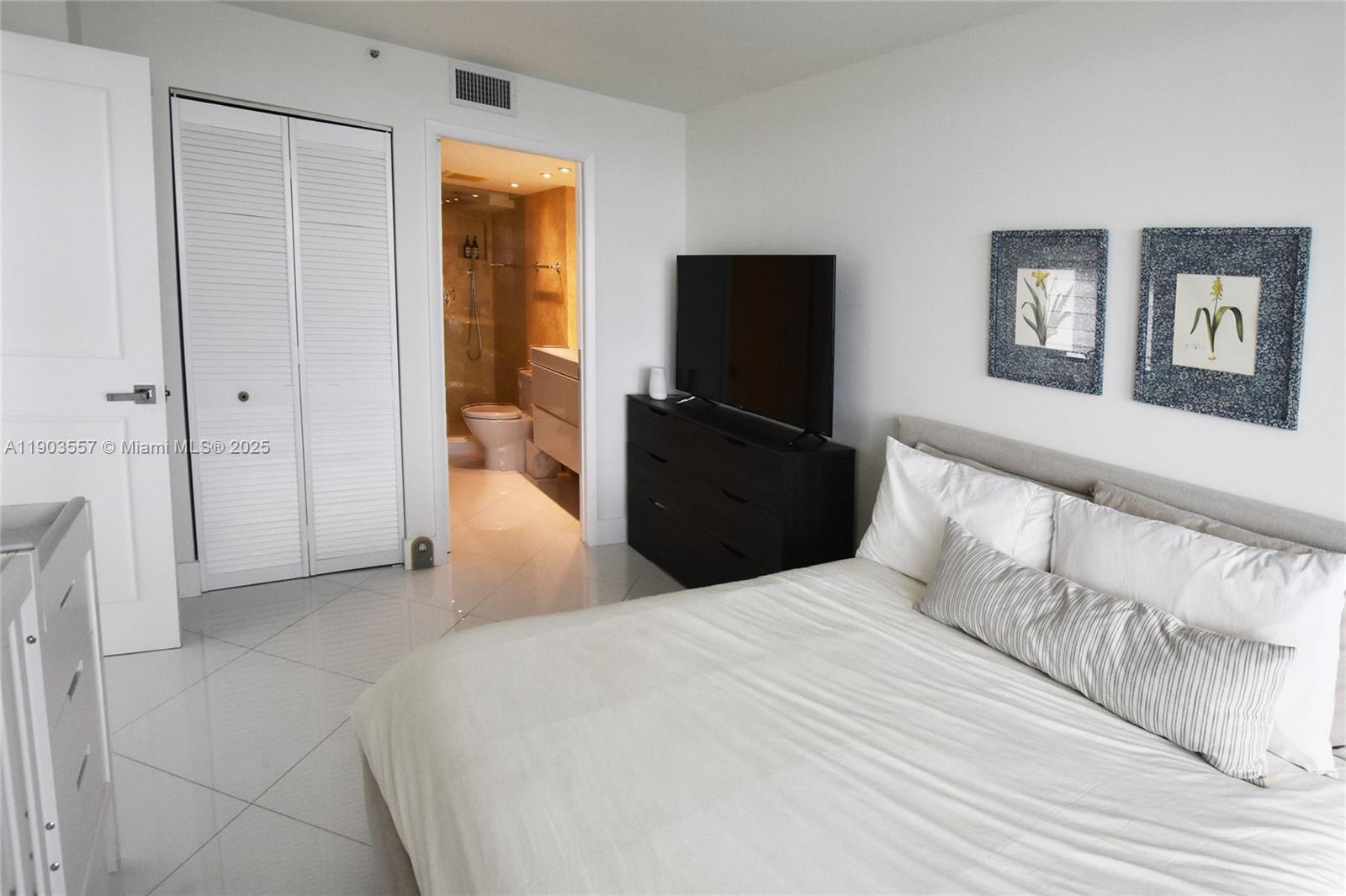 540 BRICKELL KEY DR #1427, Miami FL 33131