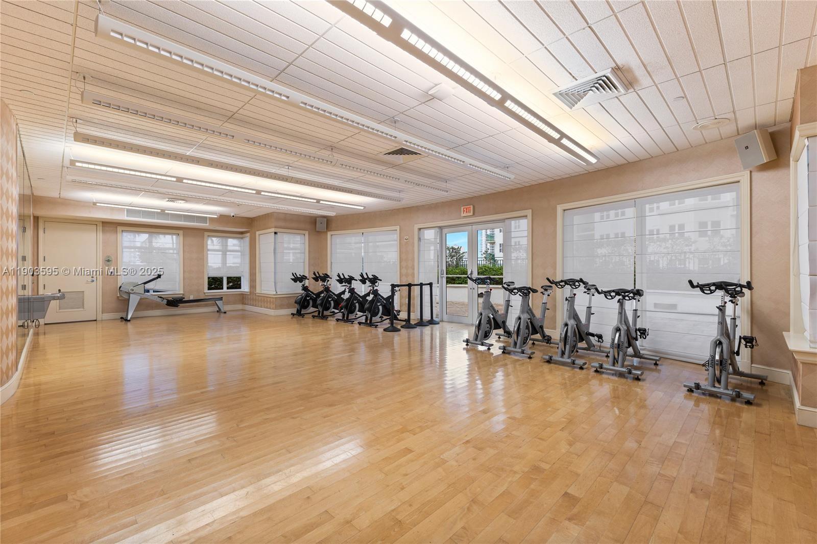 19900 E Country Club Dr #607, Aventura FL 33180