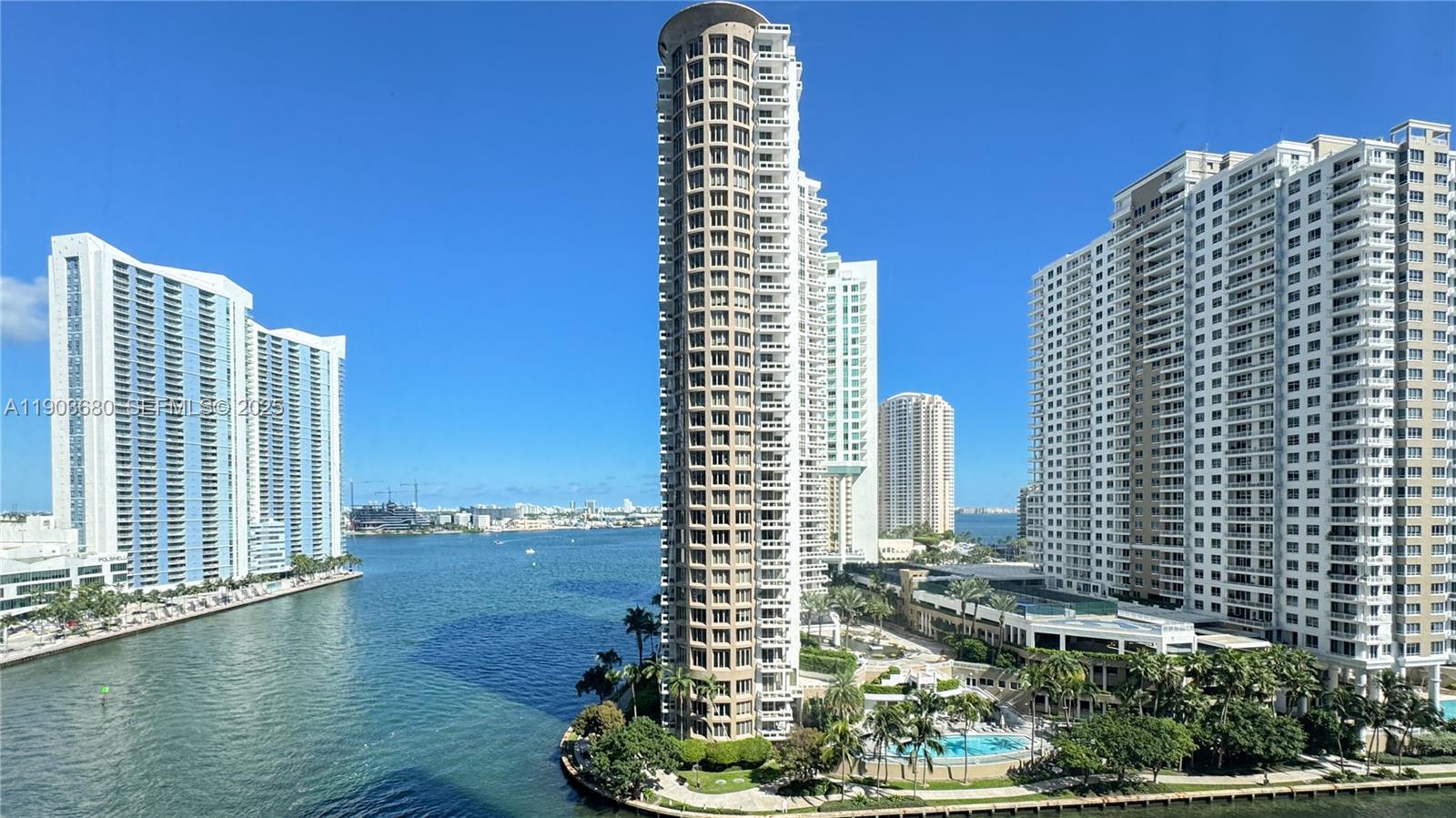 465 Brickell Ave #1705, Miami FL 33131