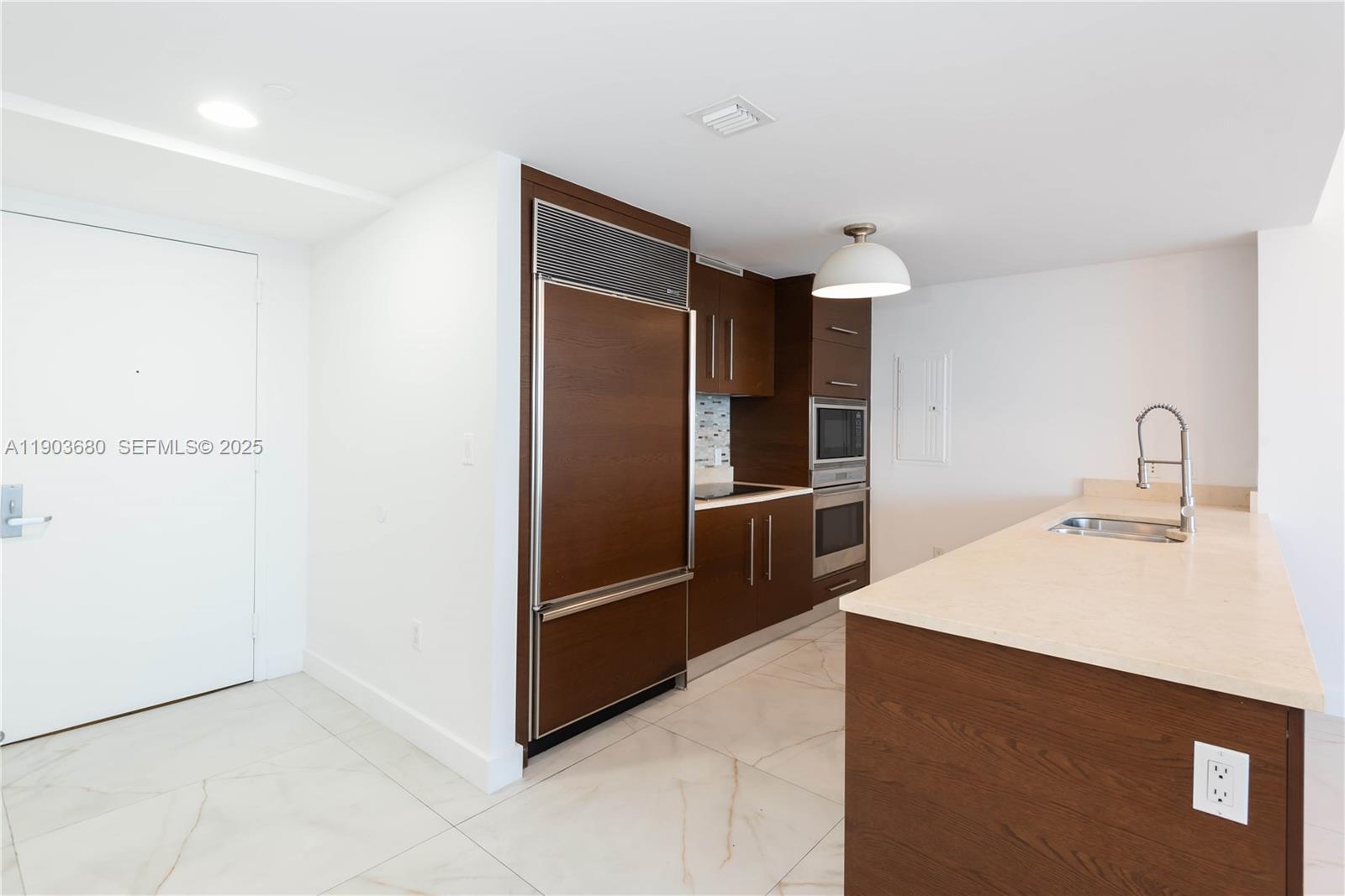 465 Brickell Ave #1705, Miami FL 33131