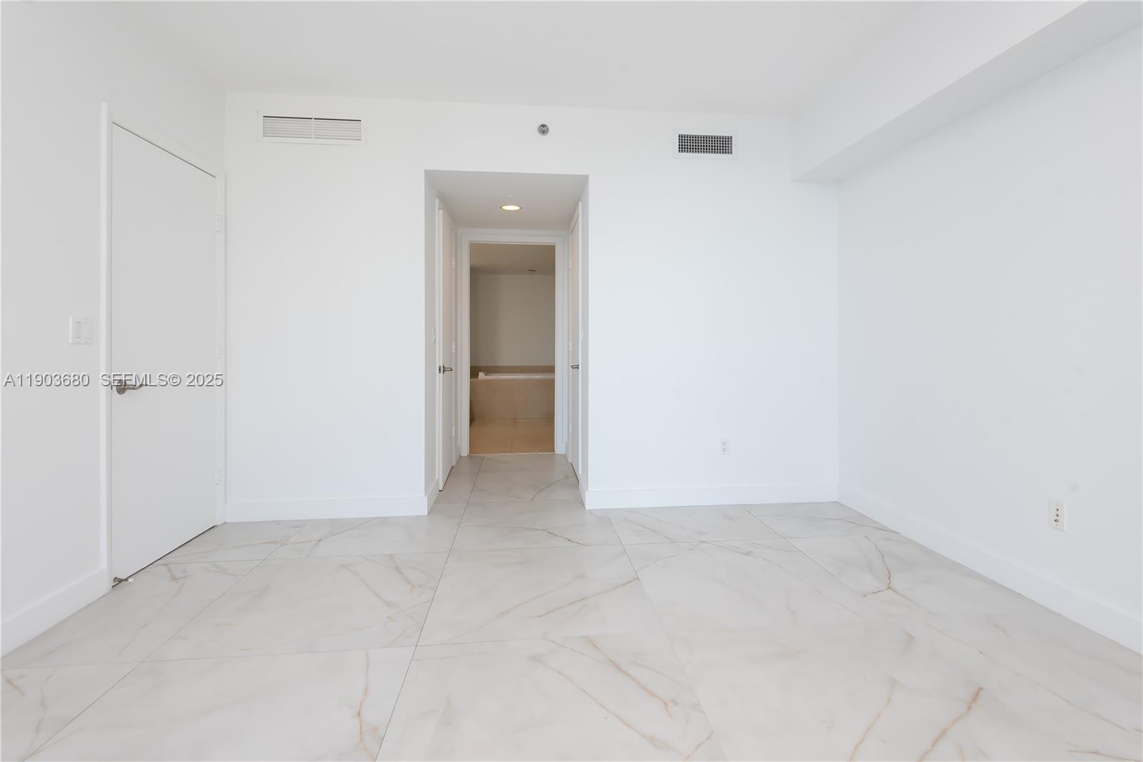 465 Brickell Ave #1705, Miami FL 33131