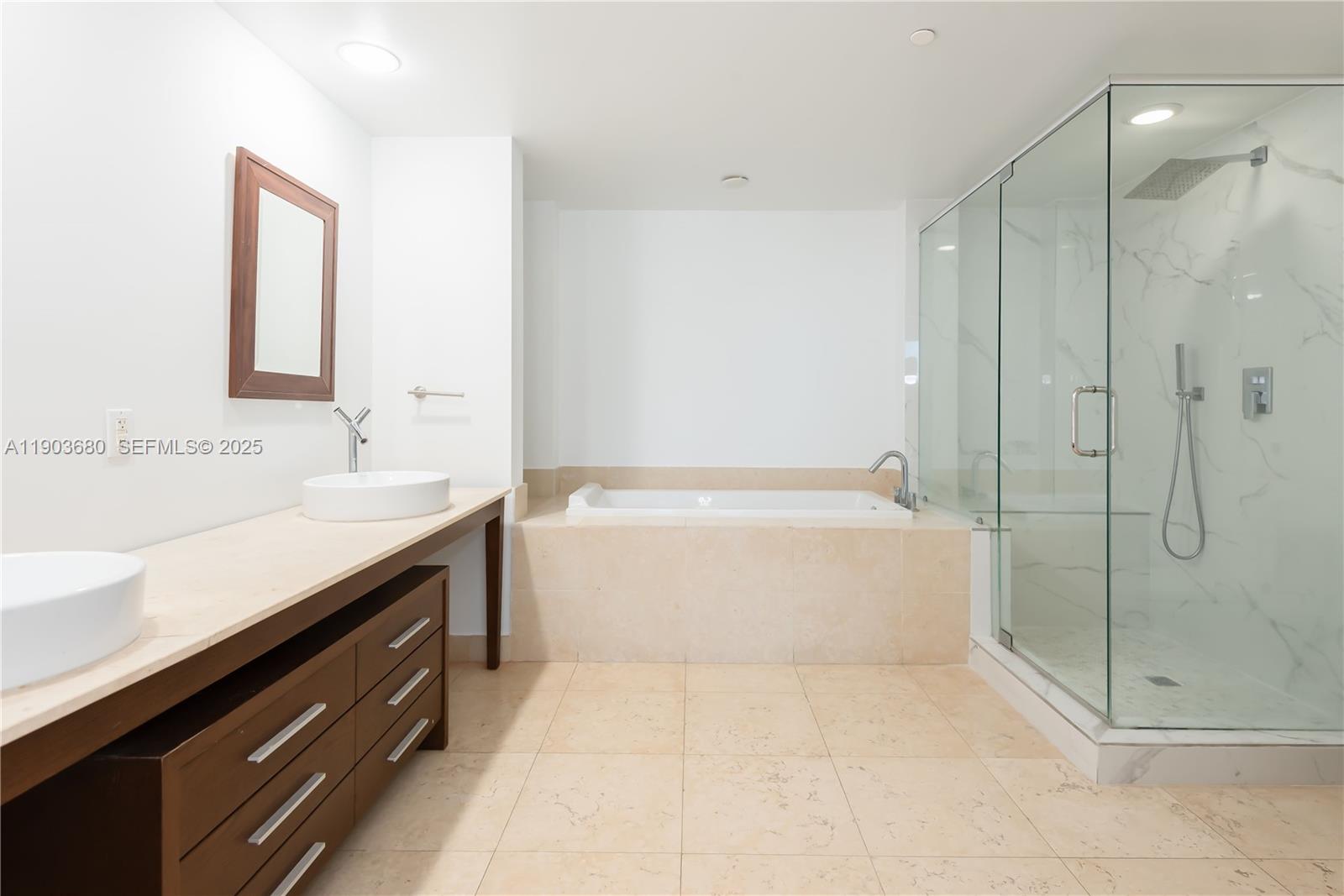 465 Brickell Ave #1705, Miami FL 33131