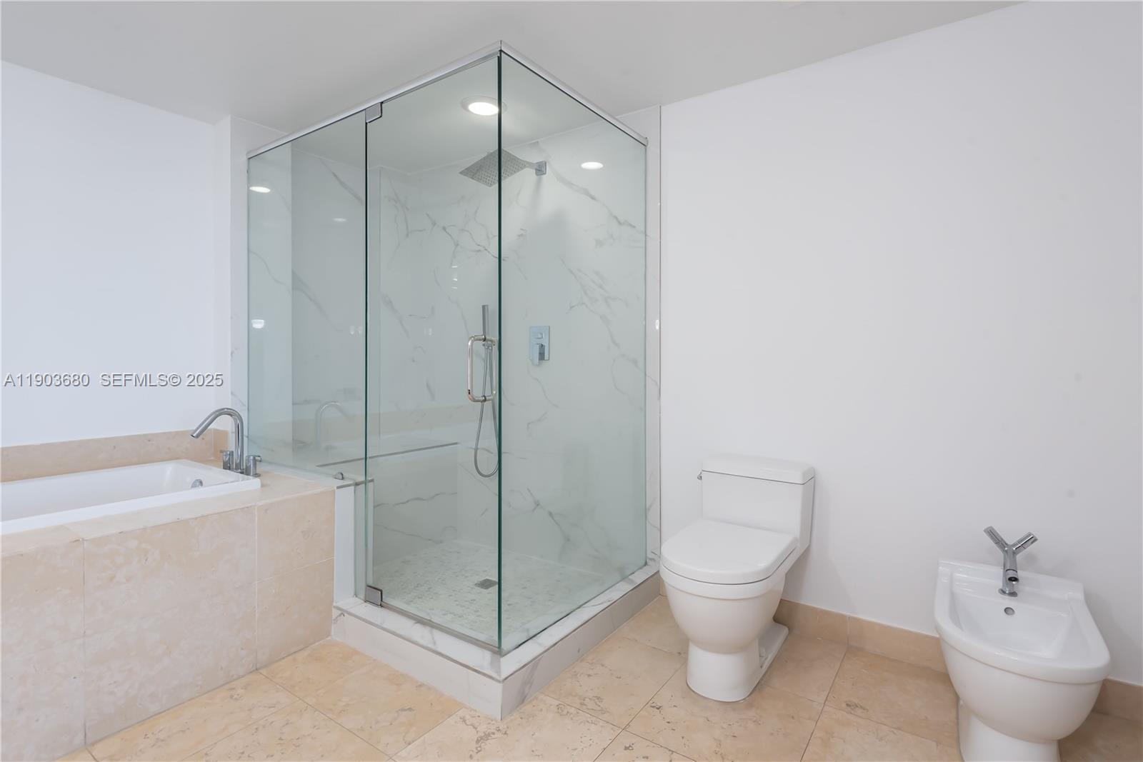 465 Brickell Ave #1705, Miami FL 33131