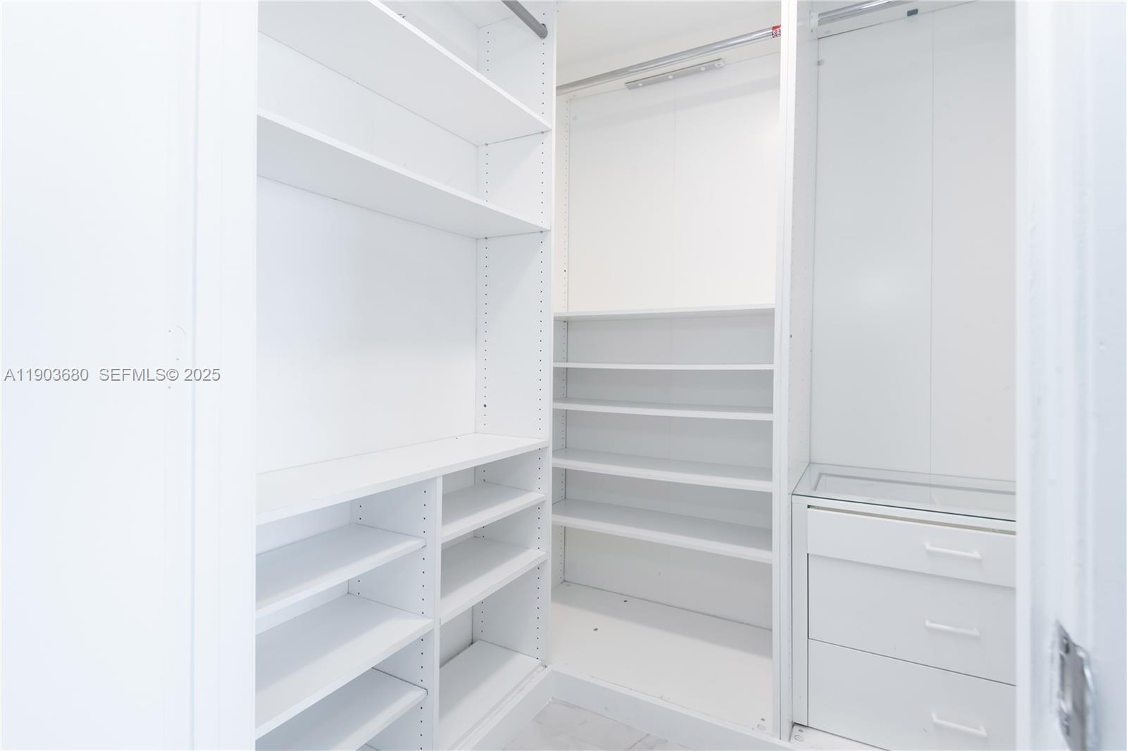 465 Brickell Ave #1705, Miami FL 33131