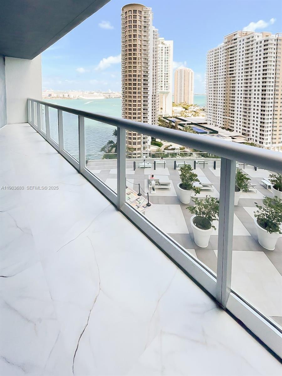 465 Brickell Ave #1705, Miami FL 33131