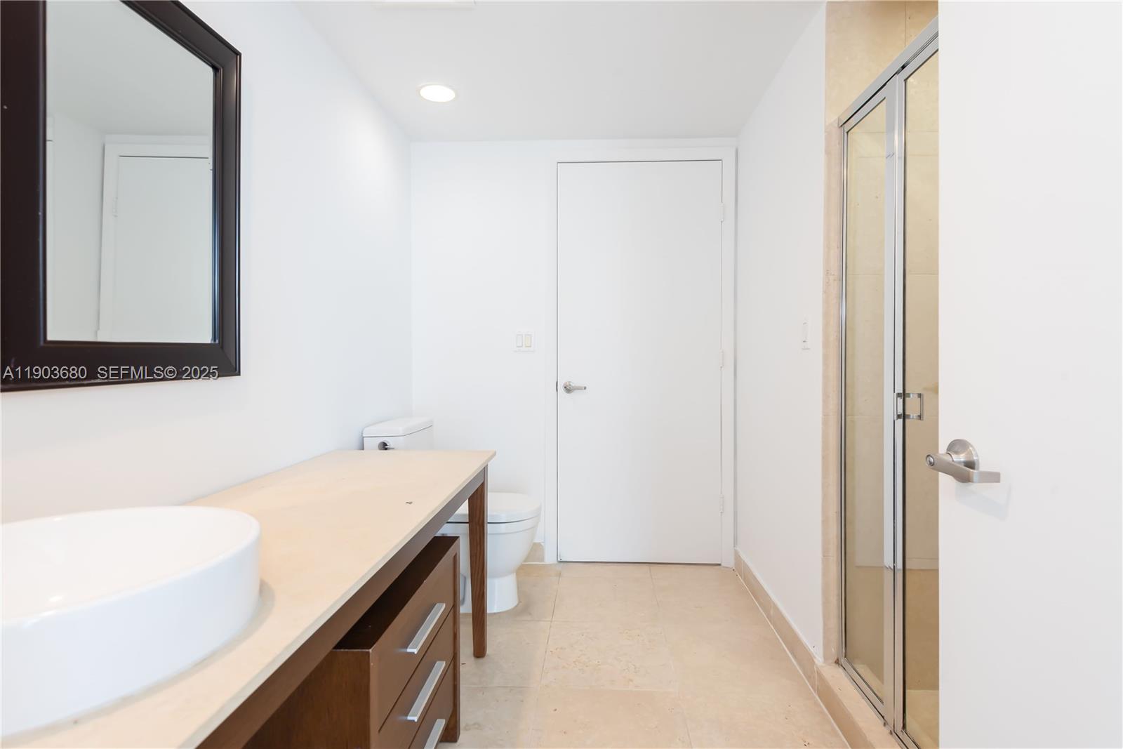 465 Brickell Ave #1705, Miami FL 33131