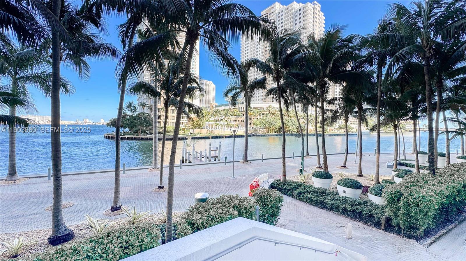 465 Brickell Ave #1705, Miami FL 33131